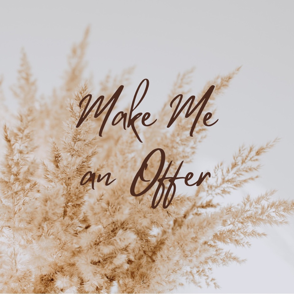 MAKE ME AN OFFER💛